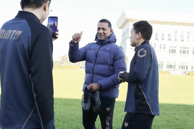 银河娱乐城-陕西联合新任主教练弗拉泽：追随内心选择陕西 为热情的球迷展现我们的足球风格